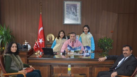 Dr. İ. Kamil Tarhan Ortaokulu Öğrencileri Milli Eğitim Müdürümüz ile Röportaj Yaptı