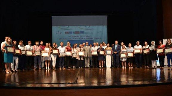Eğitim Buluşmaları Toplantısı ve etwinning Projeleri Ulusal ve Avrupa Kalite Etiketi Ödül Töreni Yapıldı