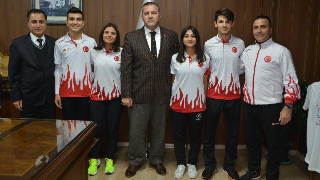 Tevfik Sırrı Gür Anadolu Lisesi Şampiyon Sporcularından Müdürlüğümüze Ziyaret
