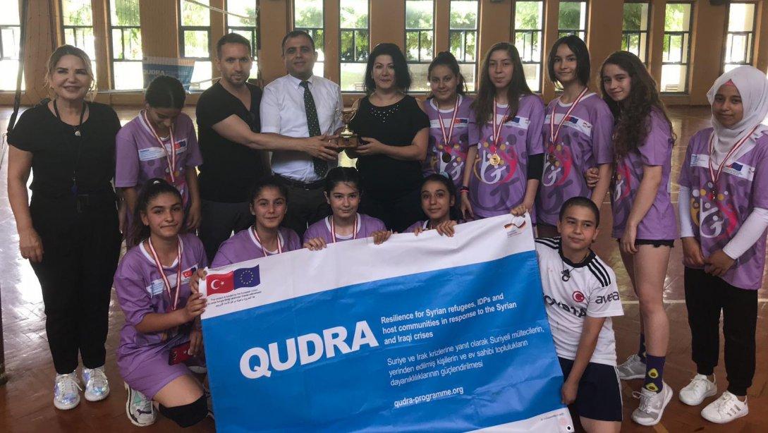 GIZ QUDRA Projesi Kız Voleybol Turnuvasında Ulubatlı Hasan Ortaokulu Şampiyon Oldu