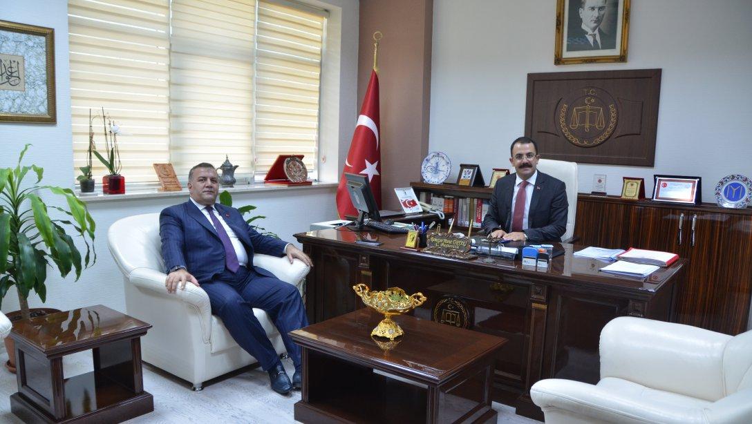 Milli Eğitim Müdürümüz Sn. Adem KOCA, Tarsus Cumhuriyet Başsavcısı Sn. Ramazan Murat TİRYAKİ 'yi Makamında Ziyaret Etti 