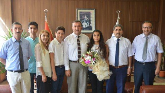 Tarsus Sadık Eliyeşil Ortaokulu Öğrencileri Başarılarını Müdürümüzle Paylaştı