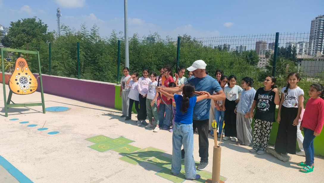 OKULLARIMIZDA YAZ KURSLARI FESTİVAL HAVASINDA SÜRÜYOR