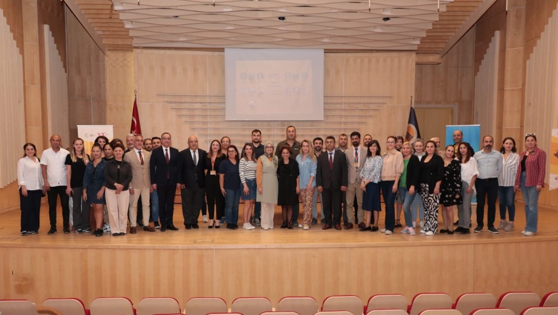 İL MİLLÎ EĞİTİM MÜDÜRÜ FAZİLET DURMUŞ, MERSİN ÖĞRETMEN AKADEMİLERİ AÇILIŞ PROGRAMINA KATILDI